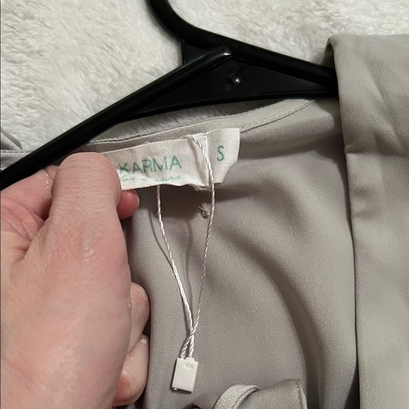 Elegant grey Flared Sleeve Dress - Picture 4 of 6